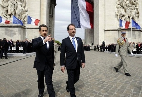 Le président Nicolas Sarkozy a convié François Hollande à ses côtés pour commémorer le 67e anniversaire du 8 mai 1945. Le président Nicolas Sarkozy a convié François Hollande à ses côtés pour commémorer le 67e anniversaire du 8 mai 1945.