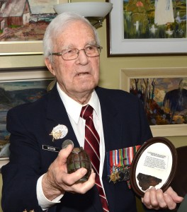 Adrien Boivin a reçu l’insigne de Chevalier de l’ordre de la Légion d’honneur.