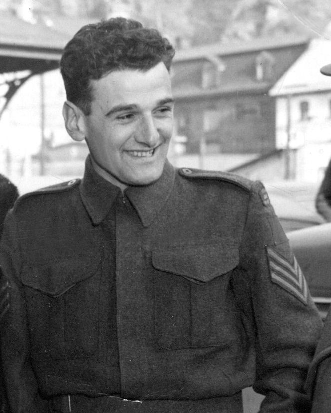 M. Charles-André Michaud, Fusilier Mont-Royal (1920-2012) M. Charles-André Michaud, Fusilier Mont-Royal (1920-2012)